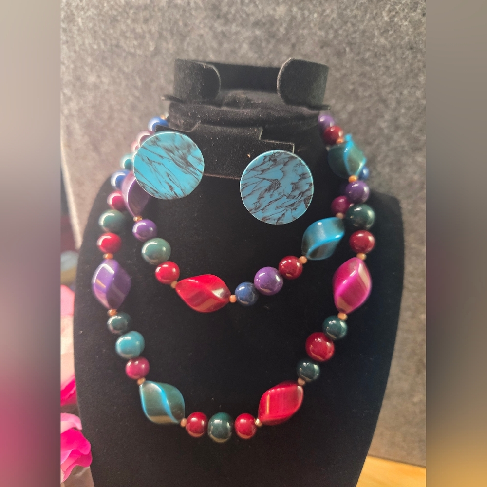 Colorful Beaded Necklace and Earrings Set - Picture 4 of 6